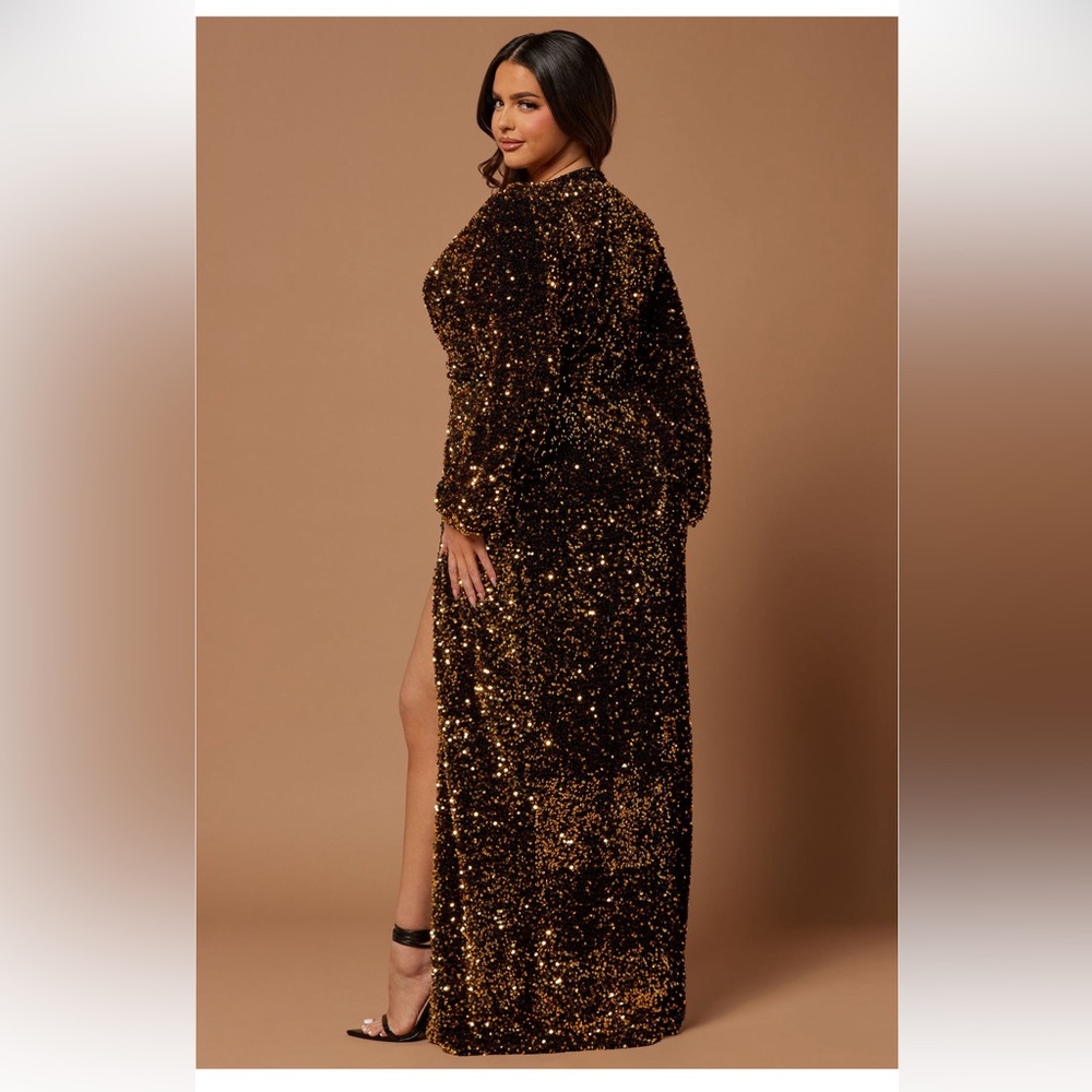 Elegant Gold Sequin Dress